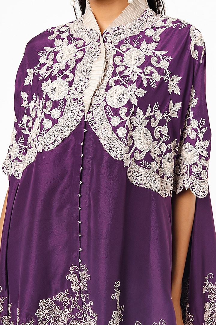 Purple Embroidered Cape Set by Minaxi Dadoo at Pernia's Pop Up Shop