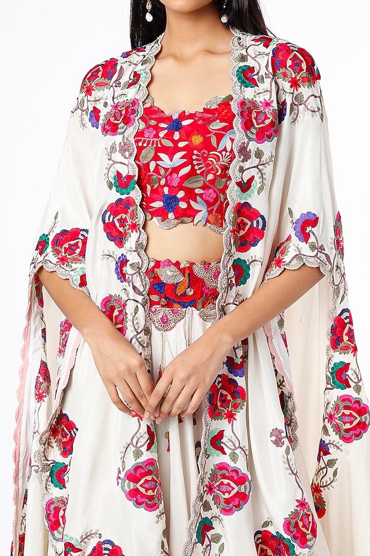 Ivory Embroidered Cape Set by Minaxi Dadoo at Pernia's Pop Up Shop