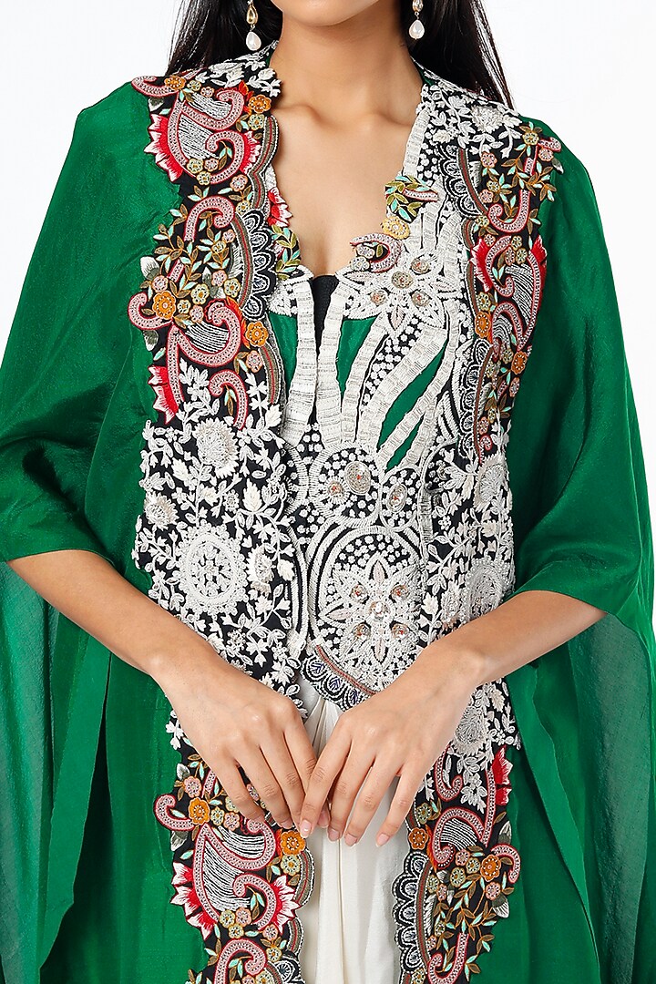 Green Embroidered Cape Set by Minaxi Dadoo at Pernia's Pop Up Shop