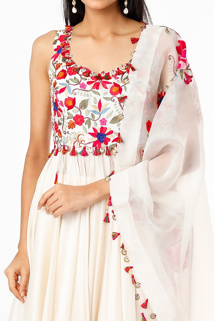 Ivory Embroidered Bridal Anarkali Set by Minaxi Dadoo at Pernia's Pop Up Shop