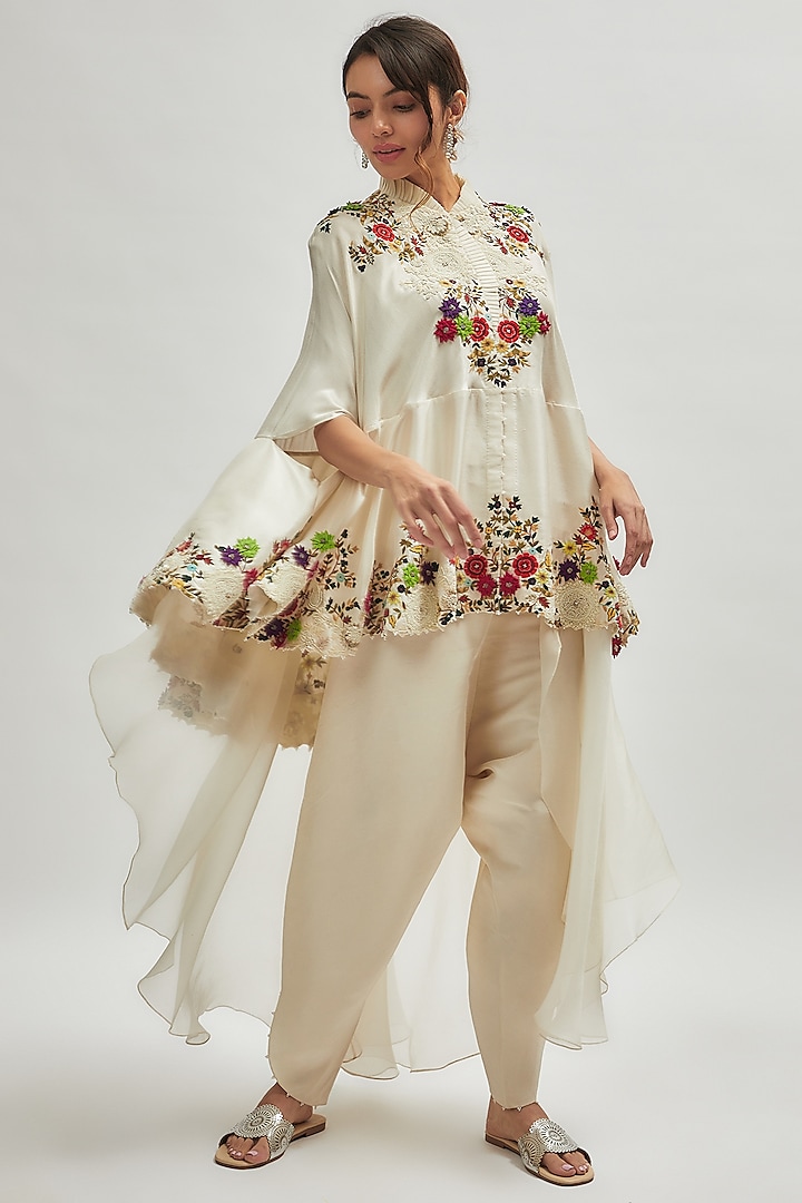 Ivory Dupion Embroidered Cape Set by Minaxi Dadoo