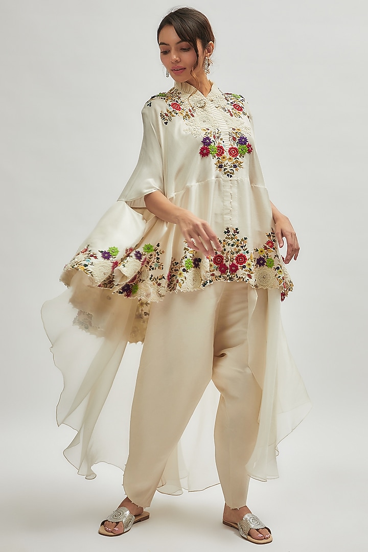 Ivory Dupion Embroidered Cape Set by Minaxi Dadoo at Pernia's Pop Up Shop