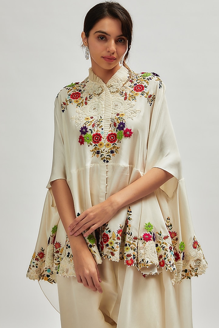 Ivory Dupion Embroidered Cape Set by Minaxi Dadoo at Pernia's Pop Up Shop