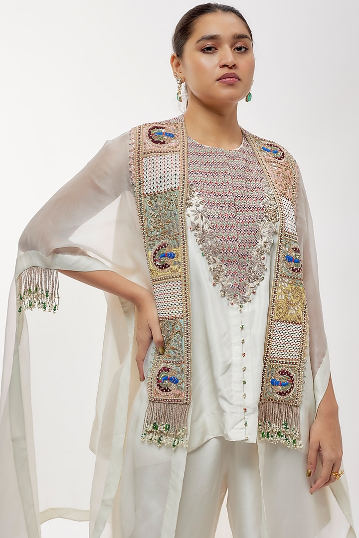 Ivory Silk Sequins Work Short Kurta Set by Minaxi Dadoo at Pernia's Pop Up Shop