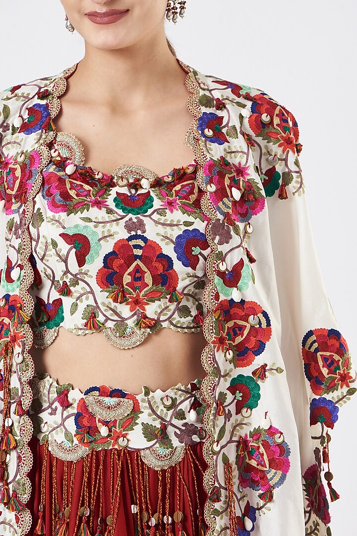 Ivory Embroidered Cape Set by Minaxi Dadoo at Pernia's Pop Up Shop