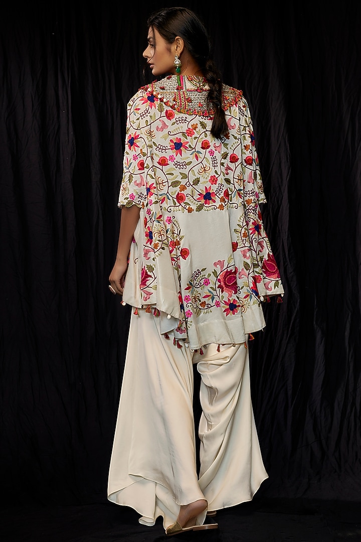 Ivory Dupion Embroidered Cape Set by Minaxi Dadoo at Pernia's Pop Up Shop