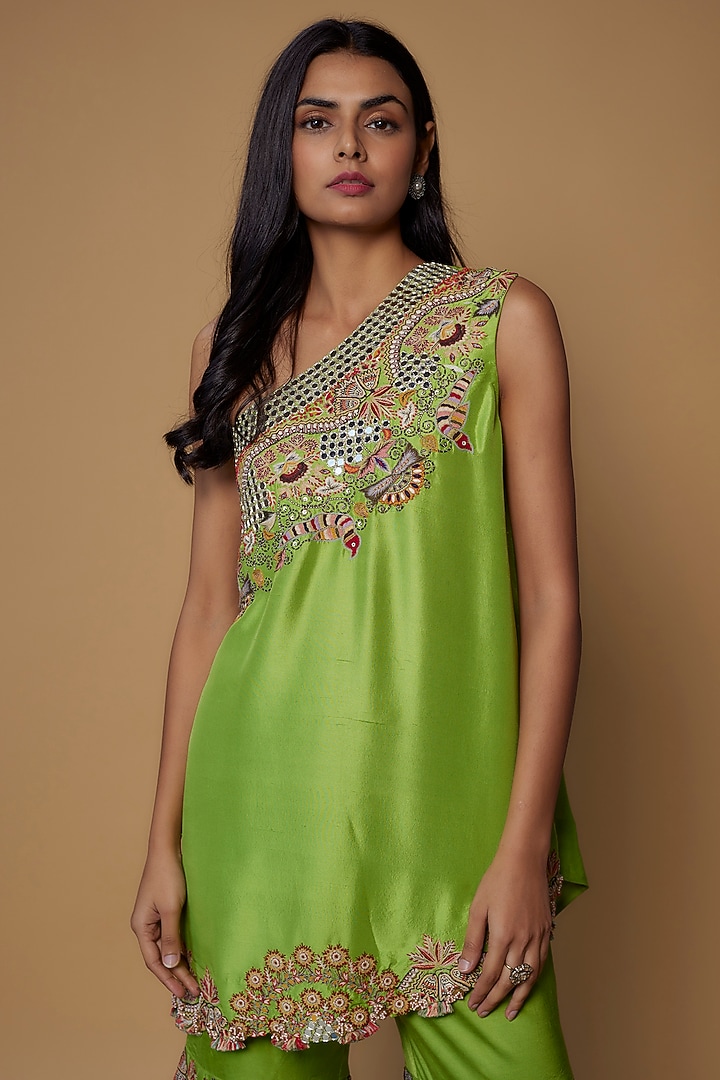Green Dupion Embroidered Cape Set by Minaxi Dadoo at Pernia's Pop Up Shop