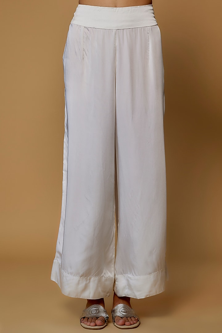 Ivory Dupion Embroidered Crushed Kaftan Set by Minaxi Dadoo at Pernia's Pop Up Shop