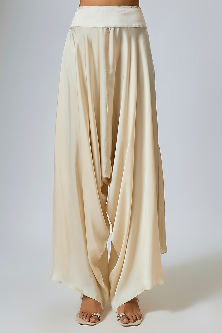 Ivory Dupion Silk Mirror Work Ariya Cape Set by Minaxi Dadoo at Pernia's Pop Up Shop