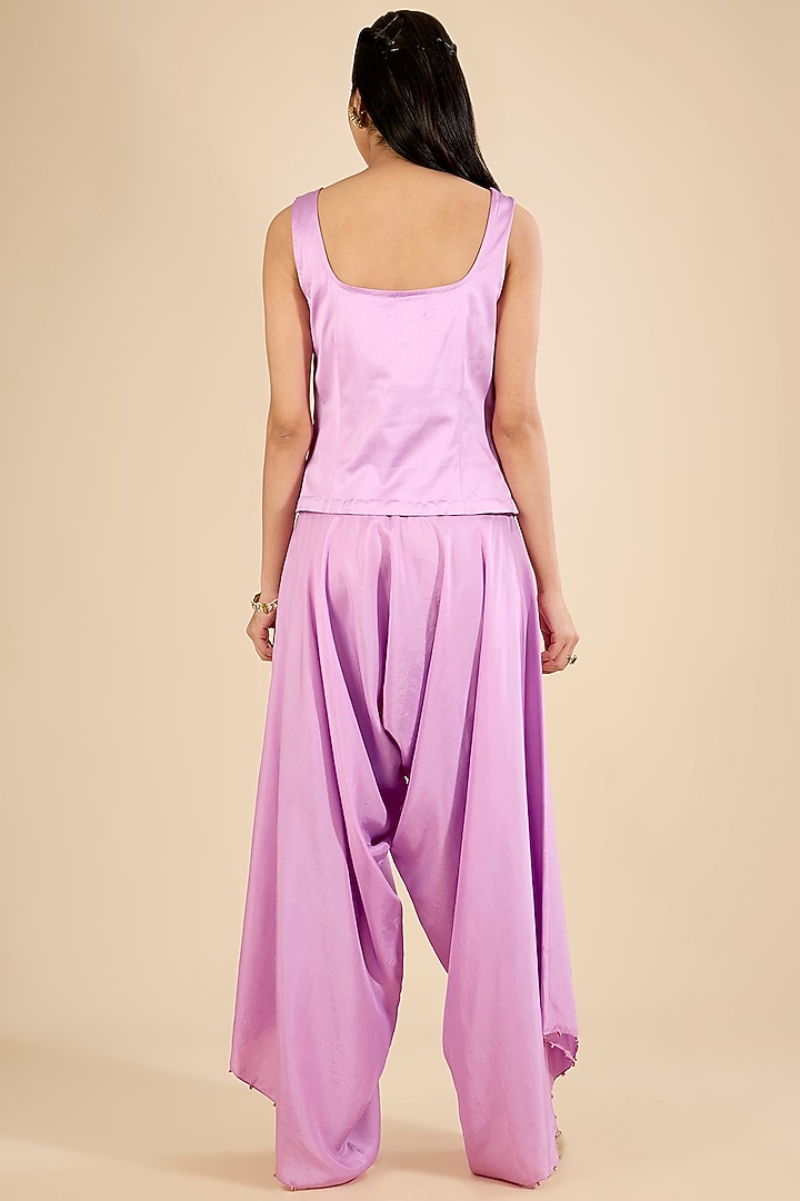 Lavender Silk Embroidered Cape Set by Minaxi Dadoo at Pernia's Pop Up Shop