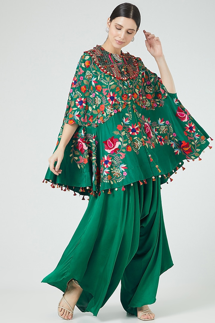 Green Embroidered Cape Set by Minaxi Dadoo