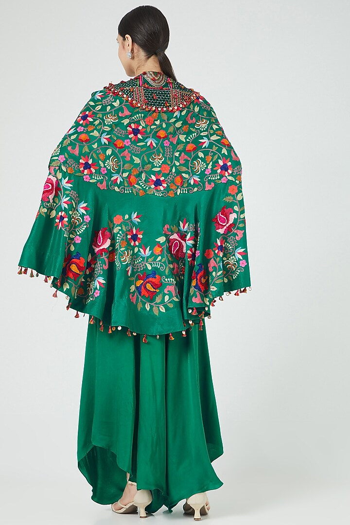 Green Embroidered Cape Set by Minaxi Dadoo at Pernia's Pop Up Shop