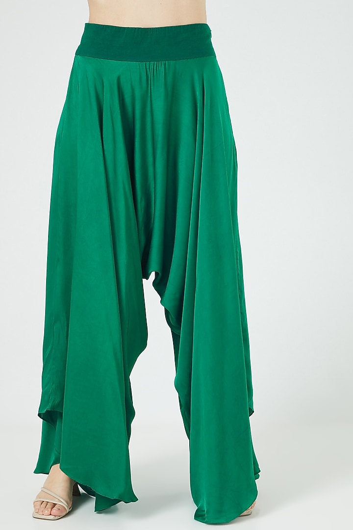 Green Embroidered Cape Set by Minaxi Dadoo at Pernia's Pop Up Shop
