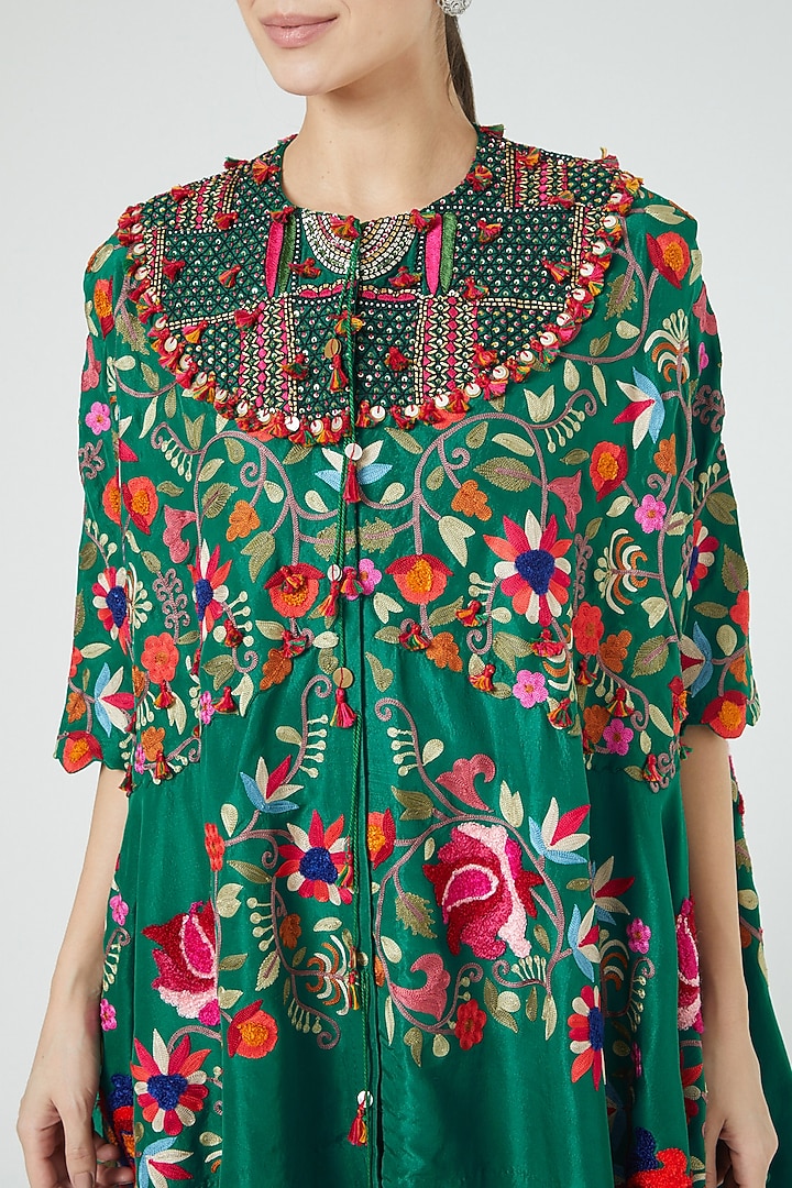 Green Embroidered Cape Set by Minaxi Dadoo at Pernia's Pop Up Shop