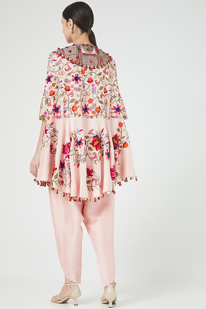 Pink Embroidered Cape Set by Minaxi Dadoo at Pernia's Pop Up Shop