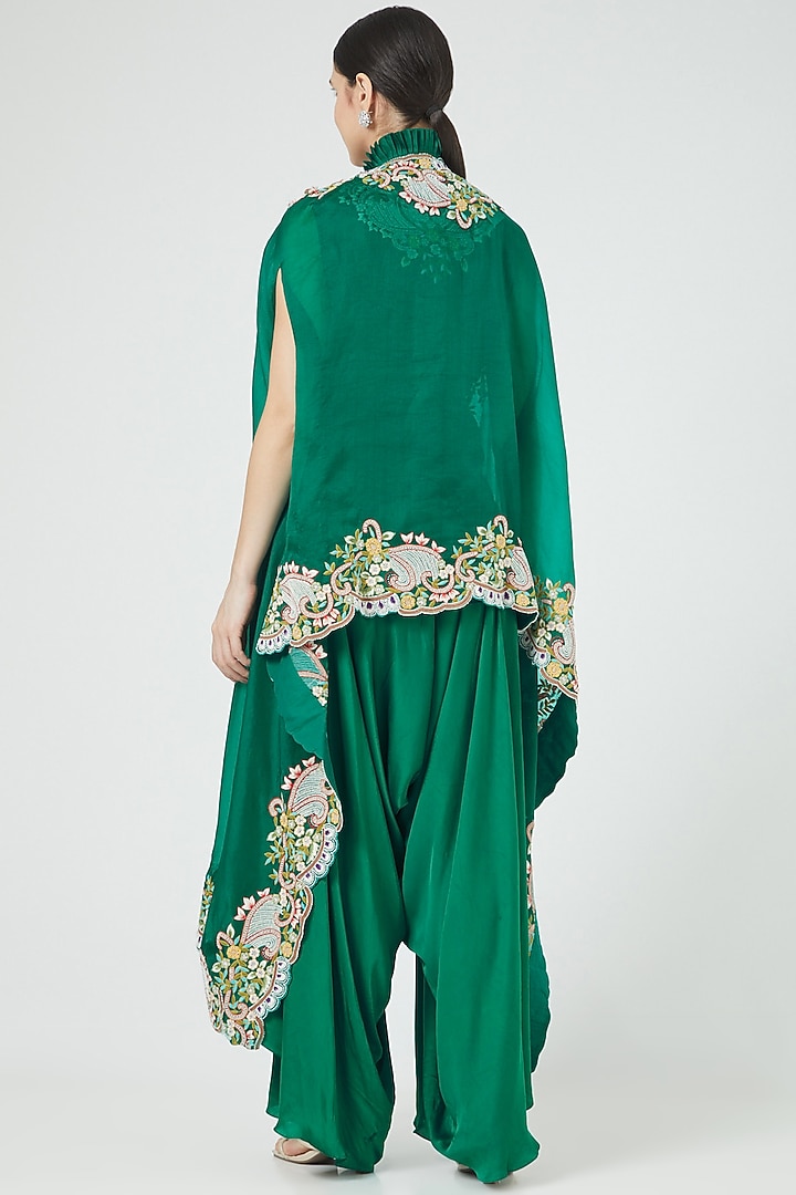 Green Organza Embroidered Cape Set by Minaxi Dadoo at Pernia's Pop Up Shop