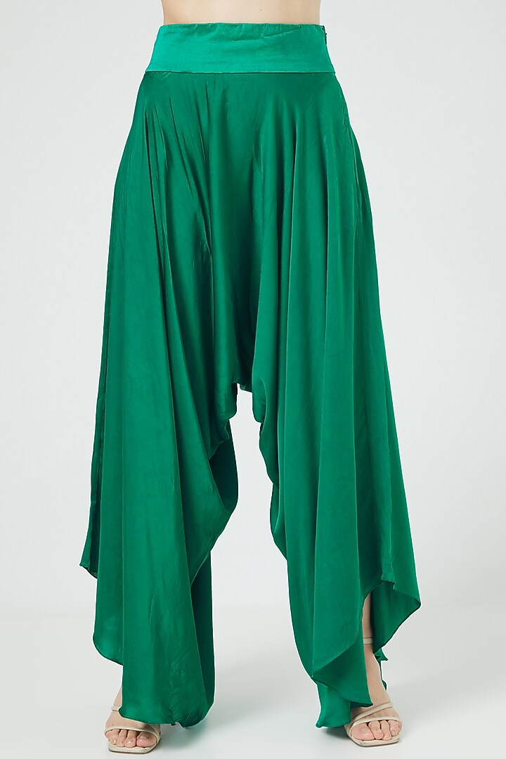 Green Organza Embroidered Cape Set by Minaxi Dadoo at Pernia's Pop Up Shop