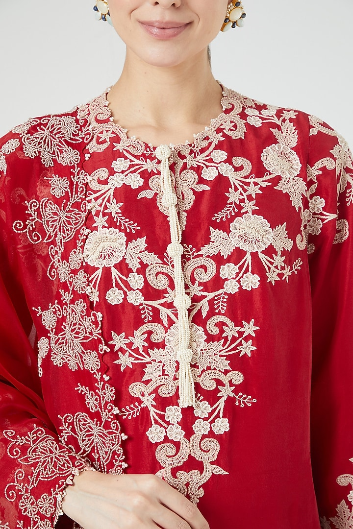 Red Embroidered Kurta Set by Minaxi Dadoo at Pernia's Pop Up Shop