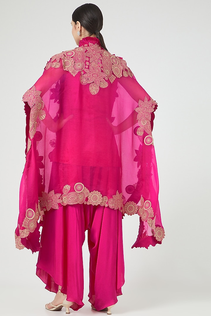 Rani Pink Organza Embroidered Cape Set by Minaxi Dadoo at Pernia's Pop Up Shop