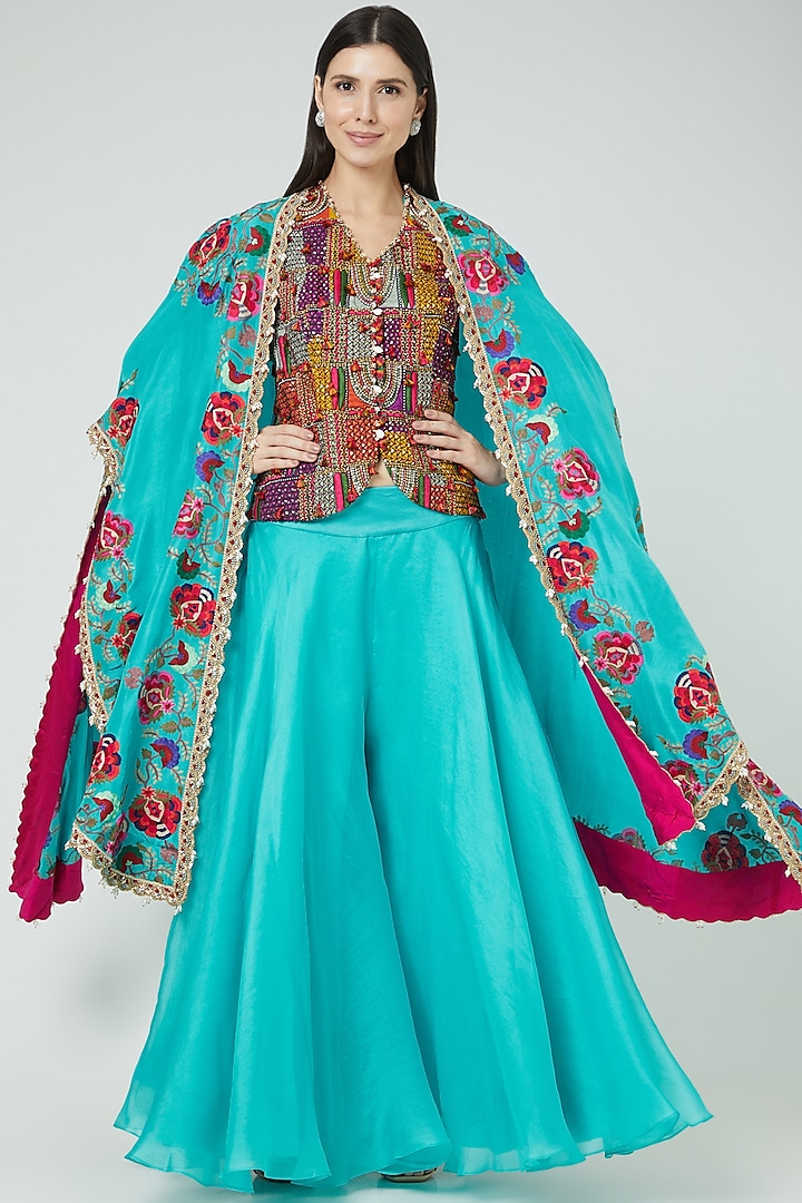 Firozi Embroidered Cape Set by Minaxi Dadoo