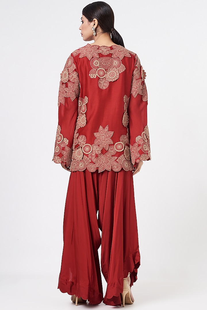 Red Embroidered Kurta Set by Minaxi Dadoo at Pernia's Pop Up Shop