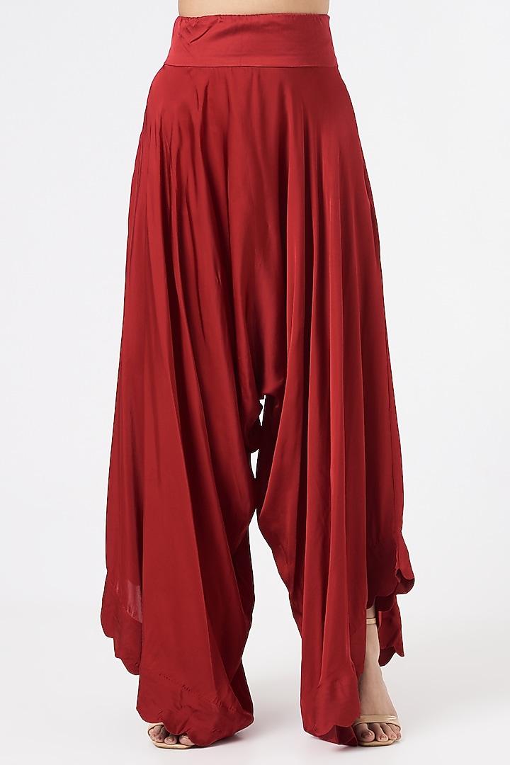 Red Embroidered Kurta Set by Minaxi Dadoo at Pernia's Pop Up Shop