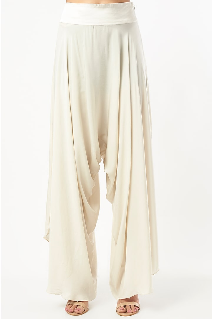 Ivory Embroidered Cape Set by Minaxi Dadoo at Pernia's Pop Up Shop