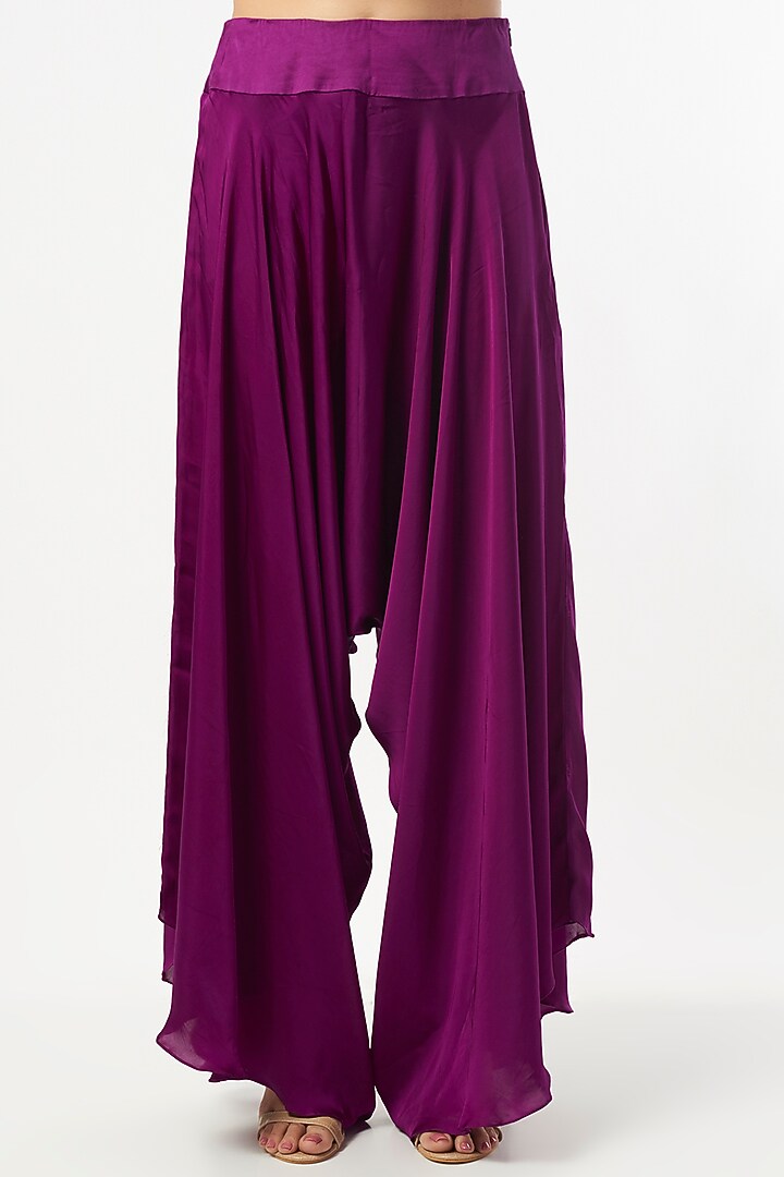 Purple Embroidered Cape Set by Minaxi Dadoo at Pernia's Pop Up Shop