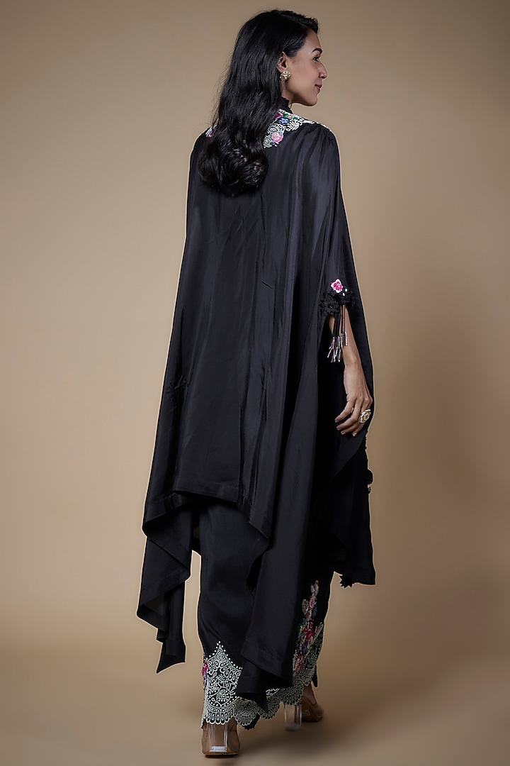 Black Habutai Silk Embroidered Cape Set by Minaxi Dadoo at Pernia's Pop Up Shop