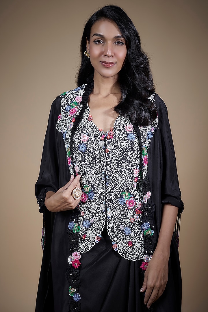 Black Habutai Silk Embroidered Cape Set by Minaxi Dadoo at Pernia's Pop Up Shop