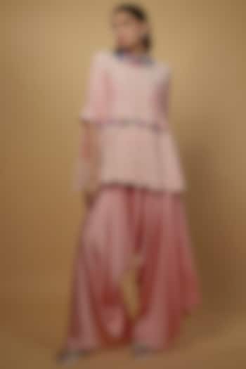 Pink Dupion Embroidered Cape Set by Minaxi Dadoo at Pernia's Pop Up Shop