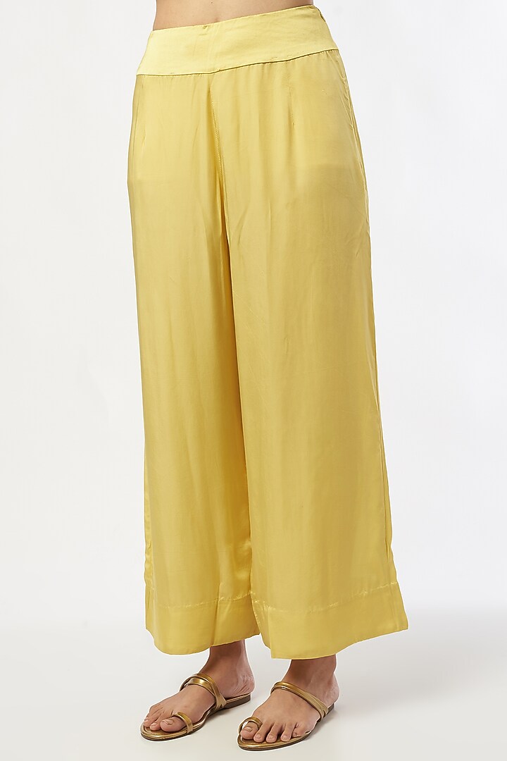 Yellow Dupion Silk Embroidered Kurta Set by Minaxi Dadoo at Pernia's Pop Up Shop