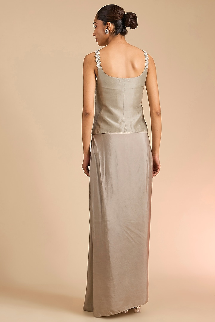Steel Grey Organza Embroidered Cape Set by Minaxi Dadoo at Pernia's Pop Up Shop