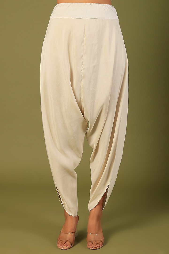 Ivory Dupion Embroidered Cape Set by Minaxi Dadoo at Pernia's Pop Up Shop