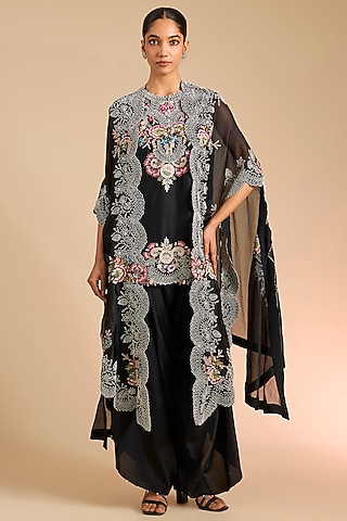 Black Silk & Organza Thread Embroidered Cape Set by Minaxi Dadoo