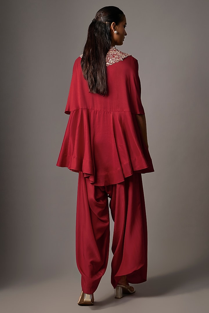 Red Dupion Silk Ariya Cape Set by Minaxi Dadoo at Pernia's Pop Up Shop