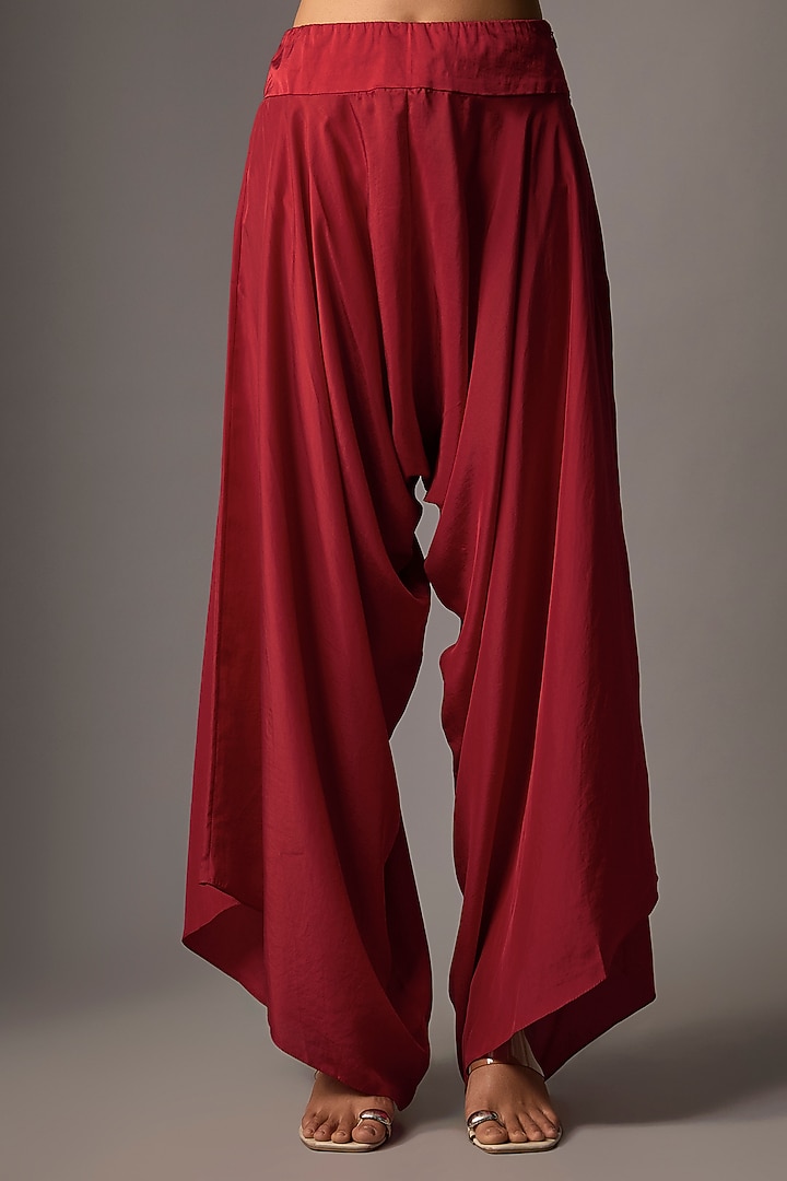 Red Dupion Silk Ariya Cape Set by Minaxi Dadoo at Pernia's Pop Up Shop