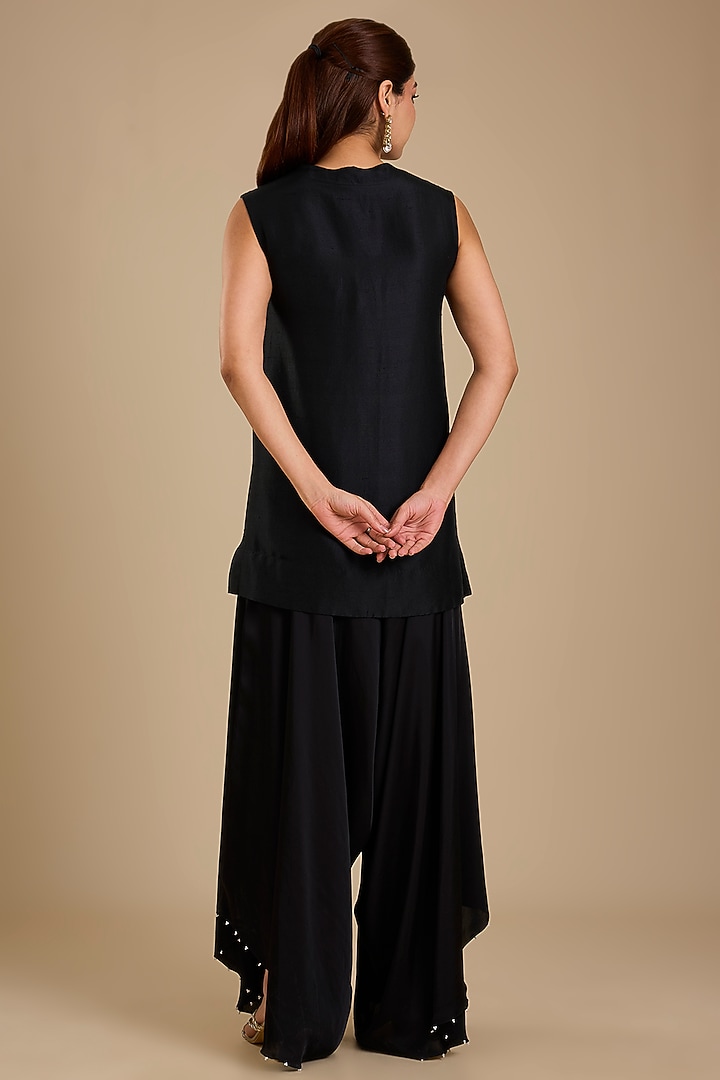 Black Dupion Silk Embroidered Jacket Kurta Set by Minaxi Dadoo at Pernia's Pop Up Shop