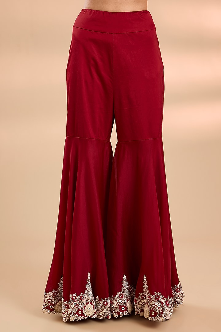 Maroon Dupion Threadwork Cape Set by Minaxi Dadoo at Pernia's Pop Up Shop