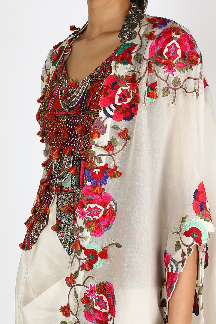 Ivory Embroidered Cape Set by Minaxi Dadoo at Pernia's Pop Up Shop