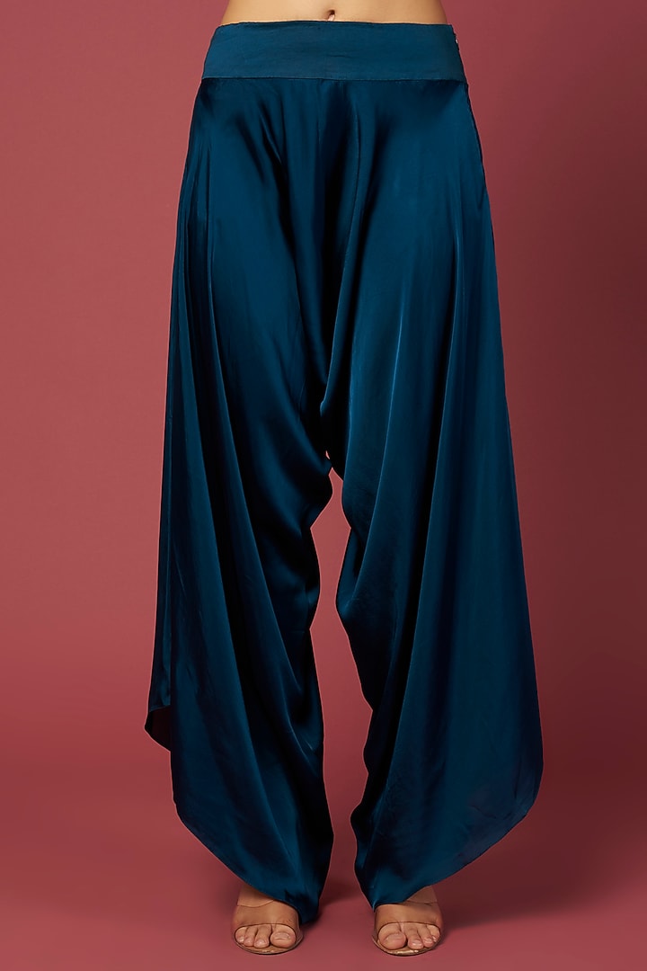 Peacock Blue Organza Cape Set by Minaxi Dadoo at Pernia's Pop Up Shop