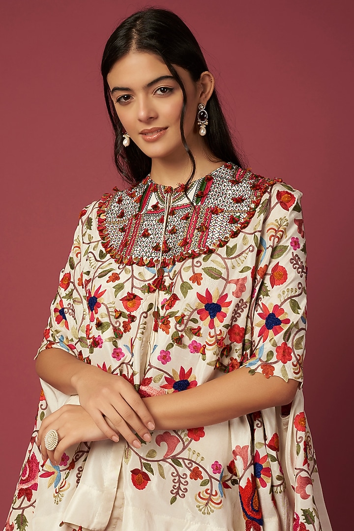 Ivory Silk Embroidered Cape Set by Minaxi Dadoo at Pernia's Pop Up Shop