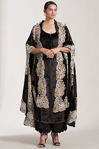 Black Dupion & Georgette Embroidered Cape Set by Minaxi Dadoo