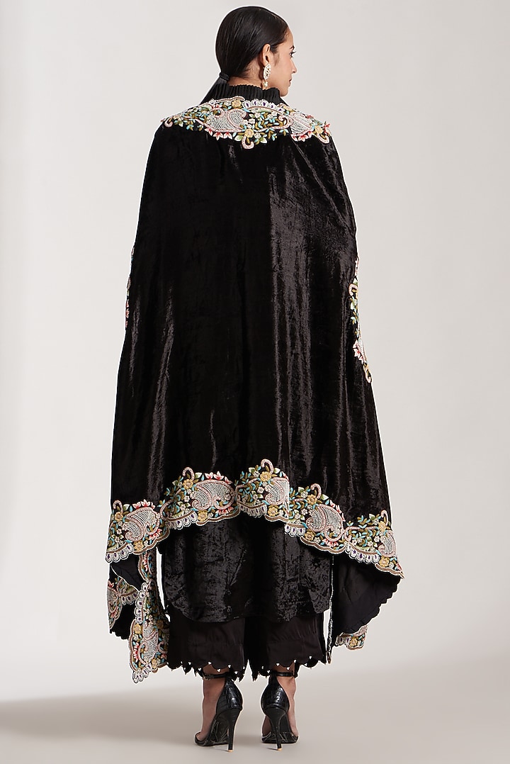 Black Dupion & Georgette Embroidered Cape Set by Minaxi Dadoo at Pernia's Pop Up Shop
