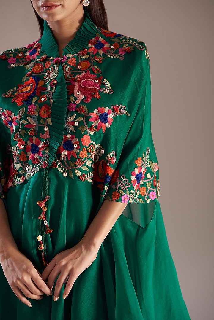 Green Silk Embroidered Cape Set by Minaxi Dadoo at Pernia's Pop Up Shop