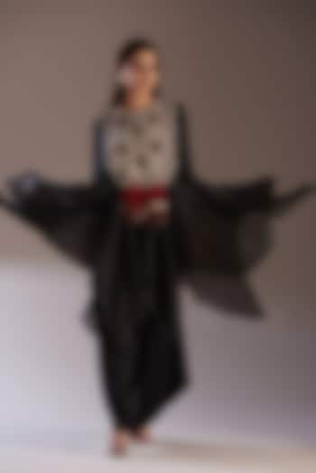 Black Silk Embroidered Hankey Cape Set by Minaxi Dadoo at Pernia's Pop Up Shop