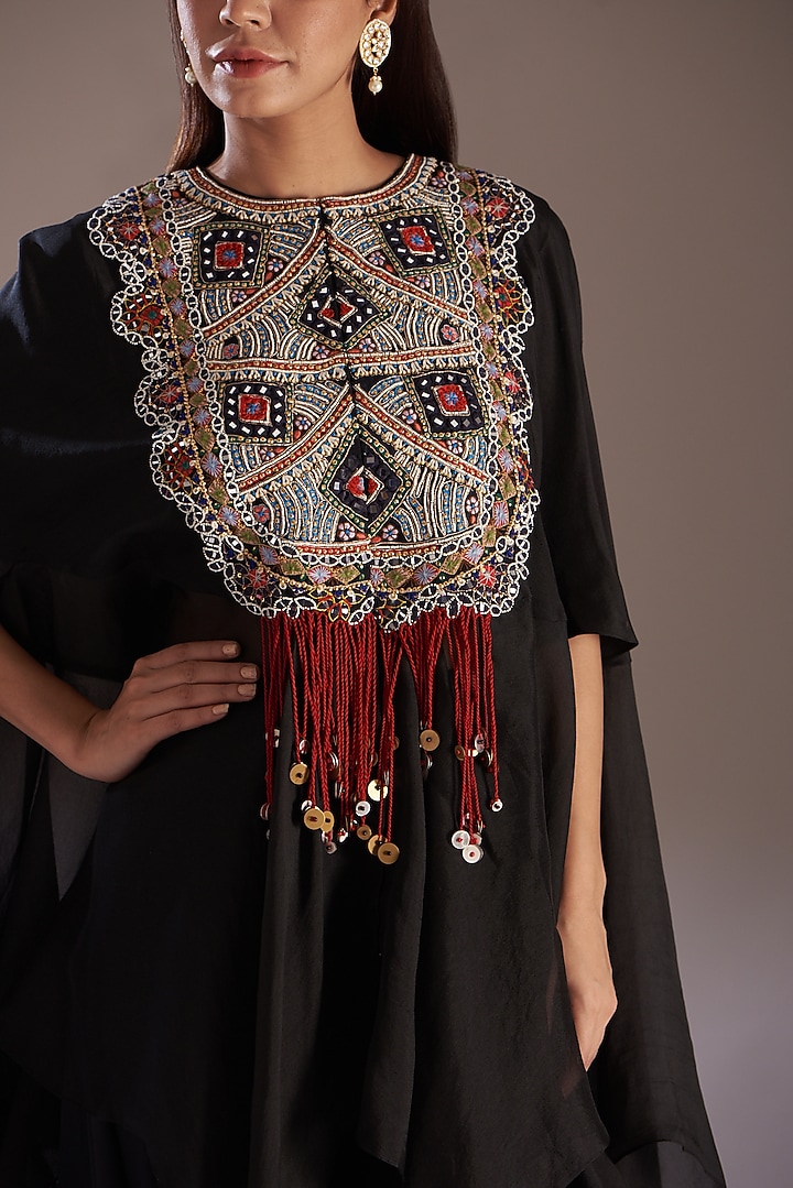 Black Silk Embroidered Hankey Cape Set by Minaxi Dadoo at Pernia's Pop Up Shop