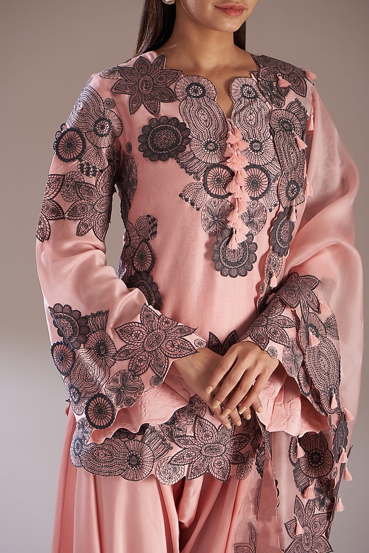 Pink Silk & Chanderi Embroidered Kurta Set by Minaxi Dadoo at Pernia's Pop Up Shop