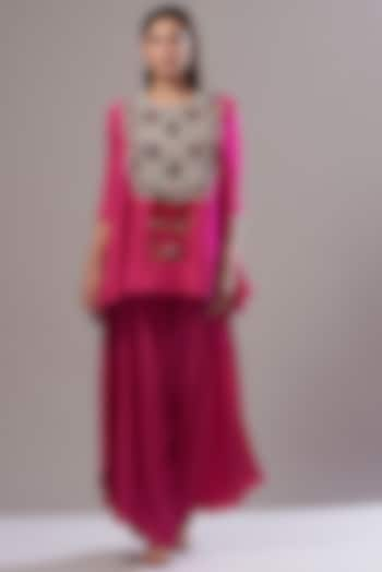 Pink Dupion Embroidered Cape Set by Minaxi Dadoo at Pernia's Pop Up Shop