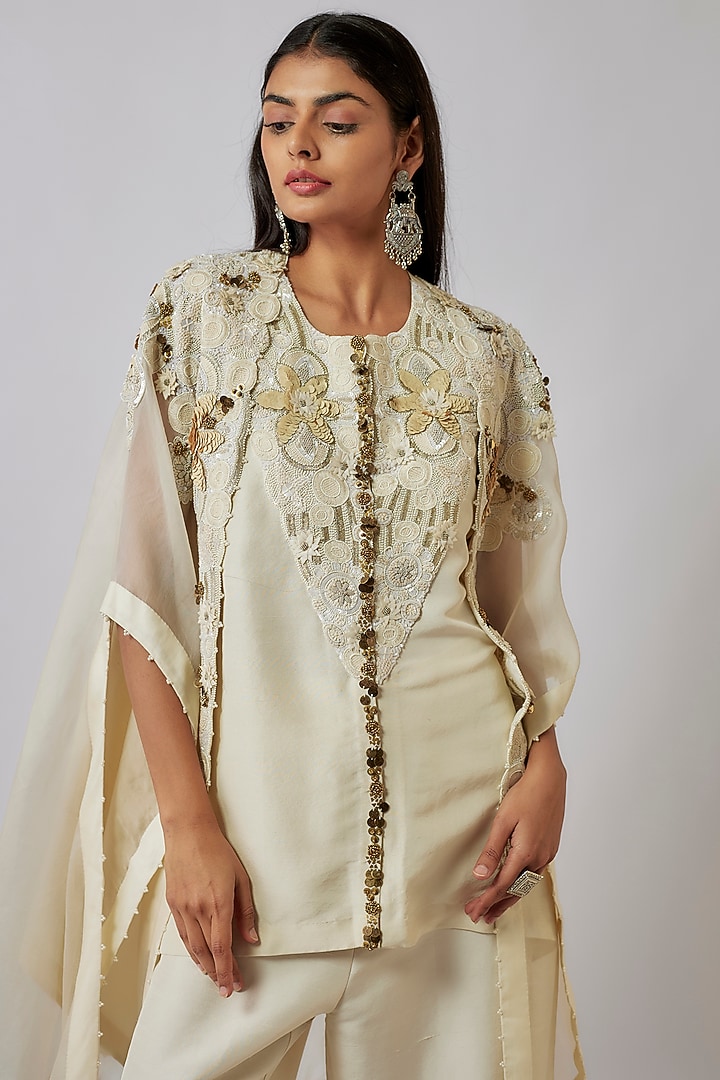 Ivory China Dupion & Organza Thread Embroidered Kurta Set by Minaxi Dadoo at Pernia's Pop Up Shop